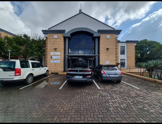304M² OFFICE TO LET IN SANDTON CENTRAL